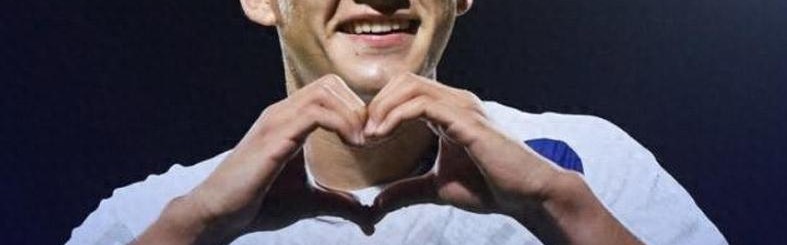 德甲买球-卡帅与广州帮合影留念 韦世豪张玉宁缺战！邵佳一：向U23国足学习